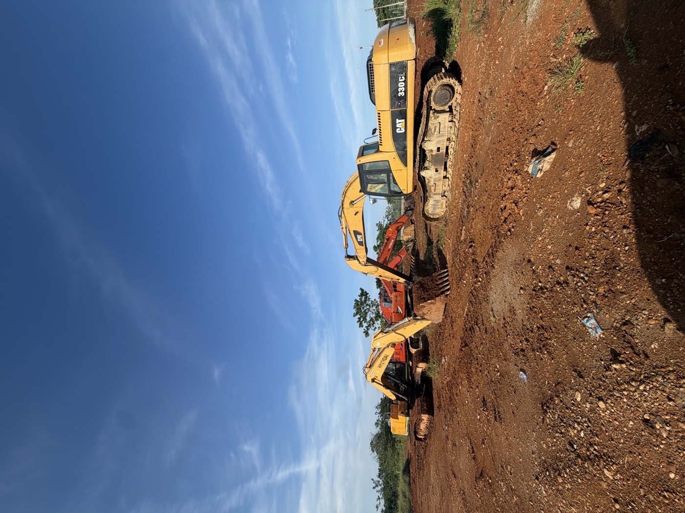 Maquinaria de Equicat operando en obra